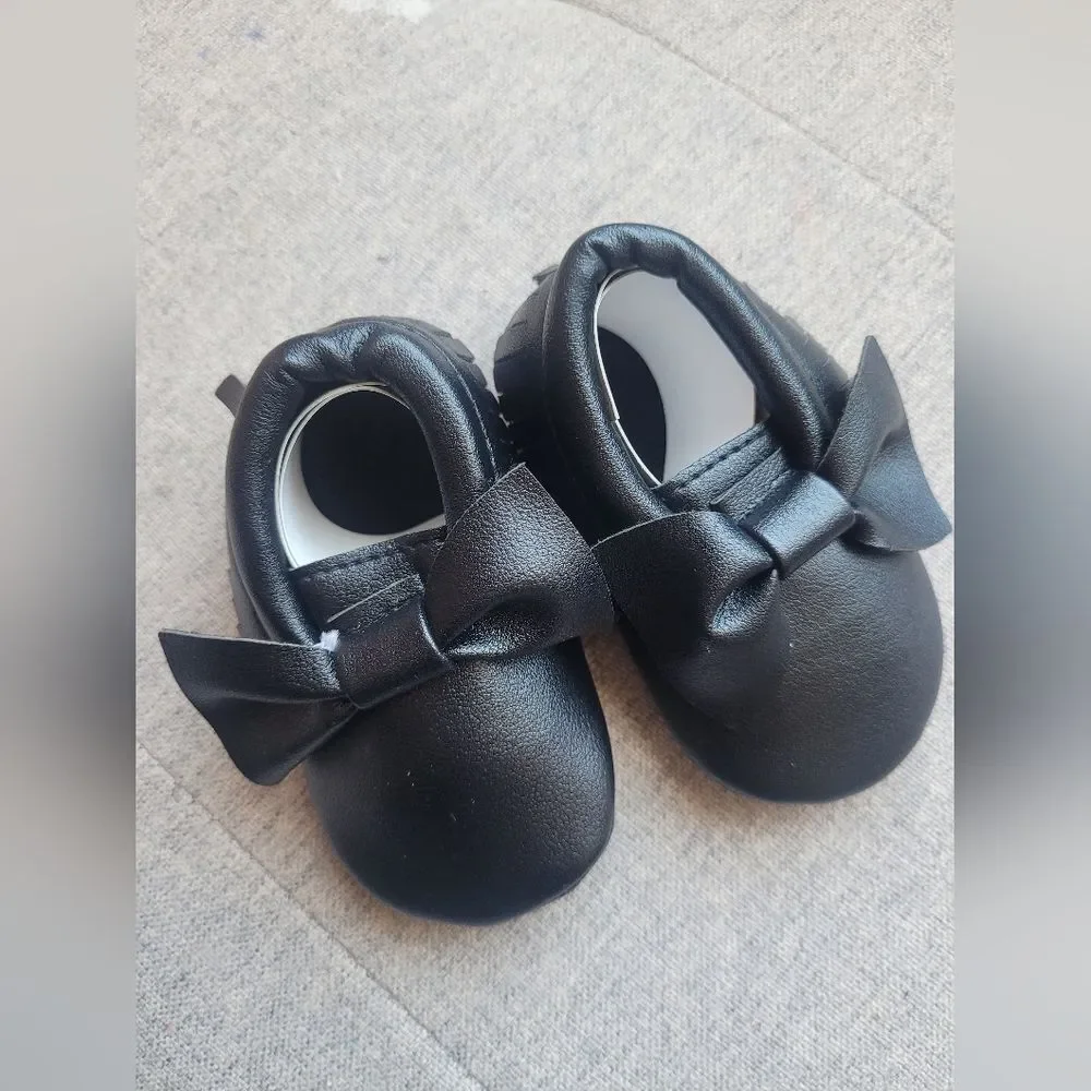 NEW Baby Faux Leather Moccasins with Bow Black Slip On Elastic 0-6 Months